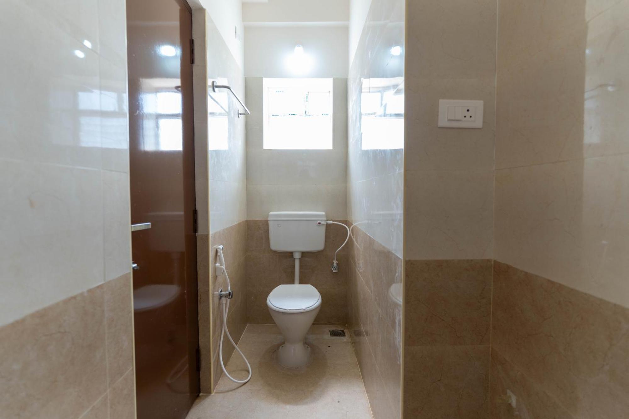 Aishwaryam Service Apartment Chennai Ngoại thất bức ảnh