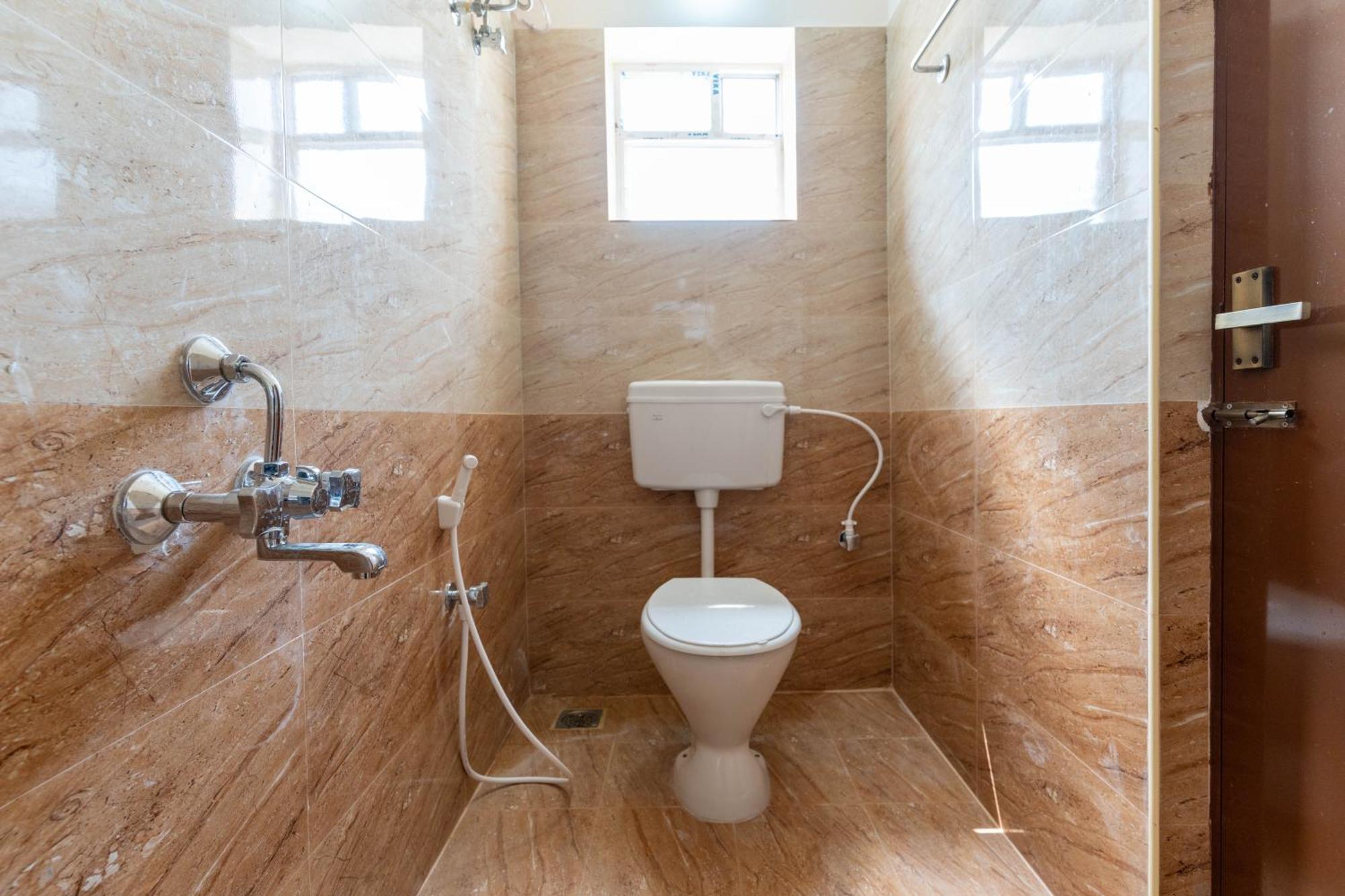 Aishwaryam Service Apartment Chennai Ngoại thất bức ảnh