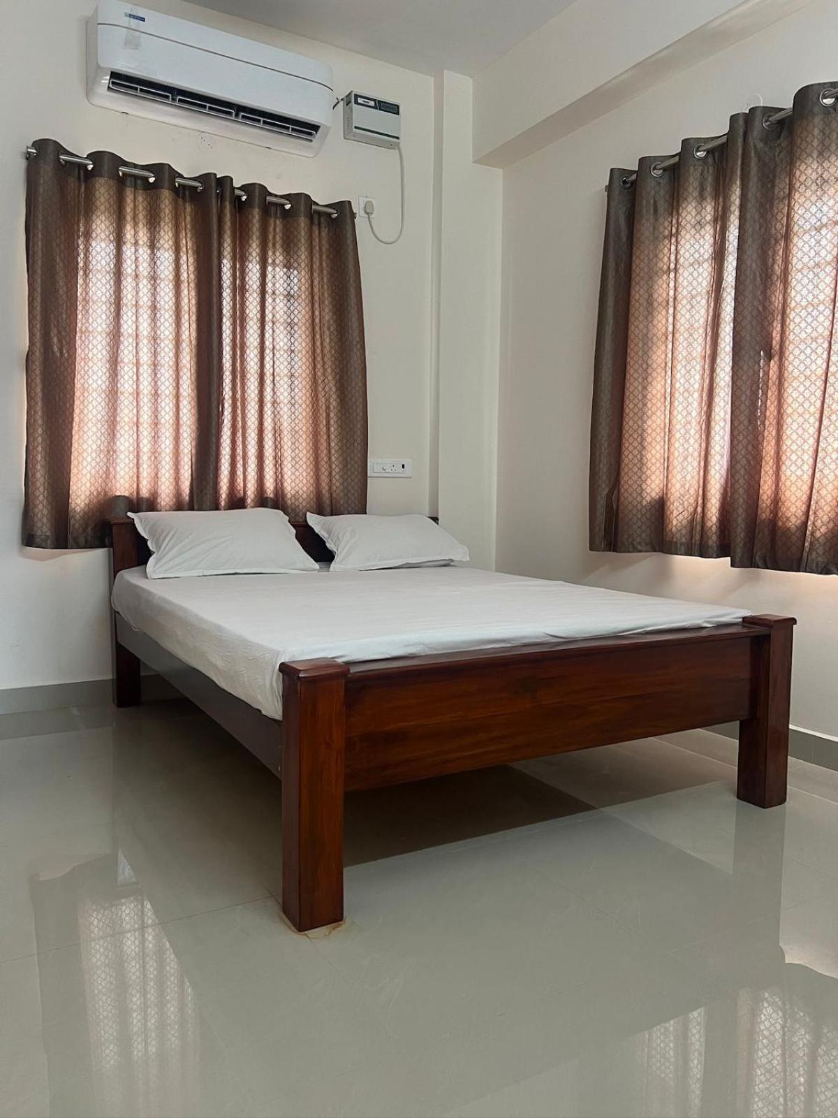 Aishwaryam Service Apartment Chennai Ngoại thất bức ảnh